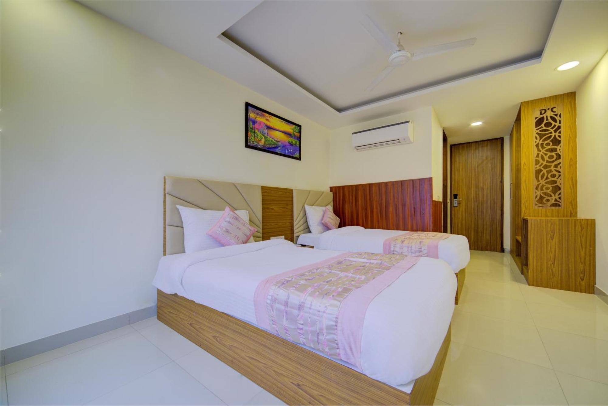 Hotel Grand Suites By D'Capitol Near Delhi Airport New Delhi Exteriör bild