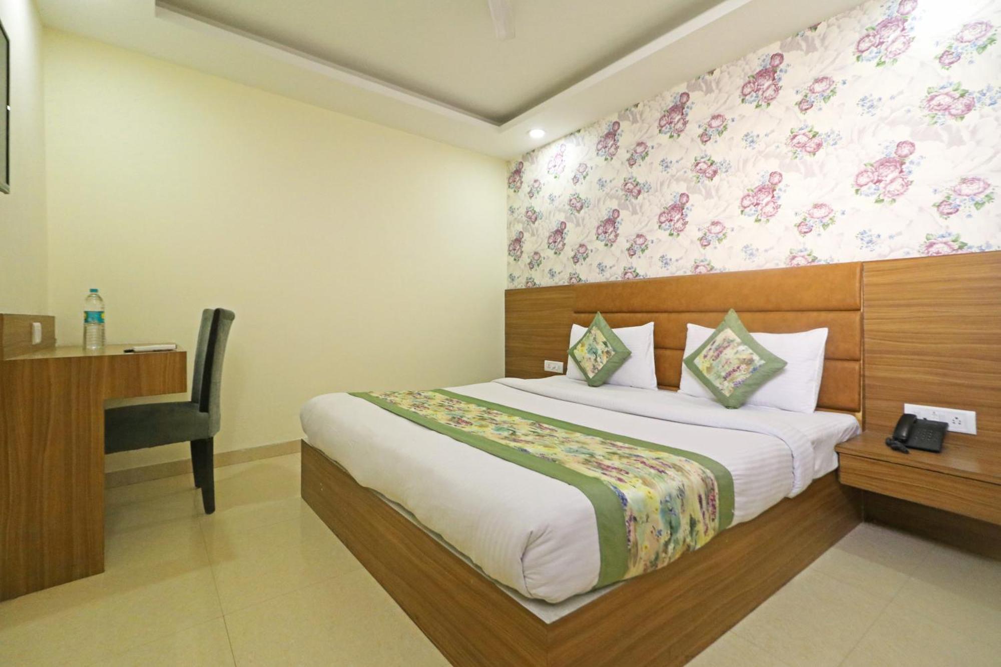 Hotel Grand Suites By D'Capitol Near Delhi Airport New Delhi Exteriör bild