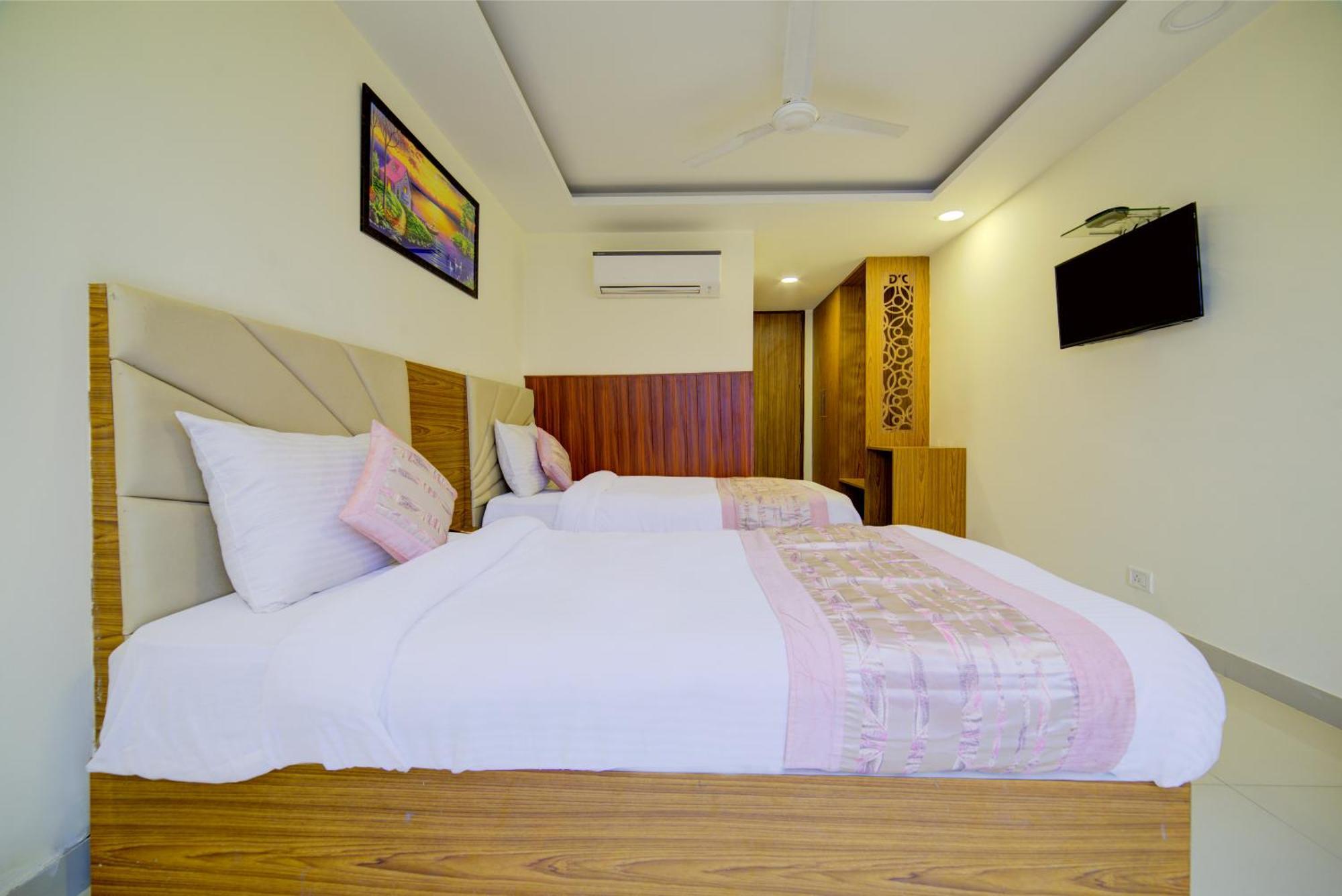 Hotel Grand Suites By D'Capitol Near Delhi Airport New Delhi Exteriör bild
