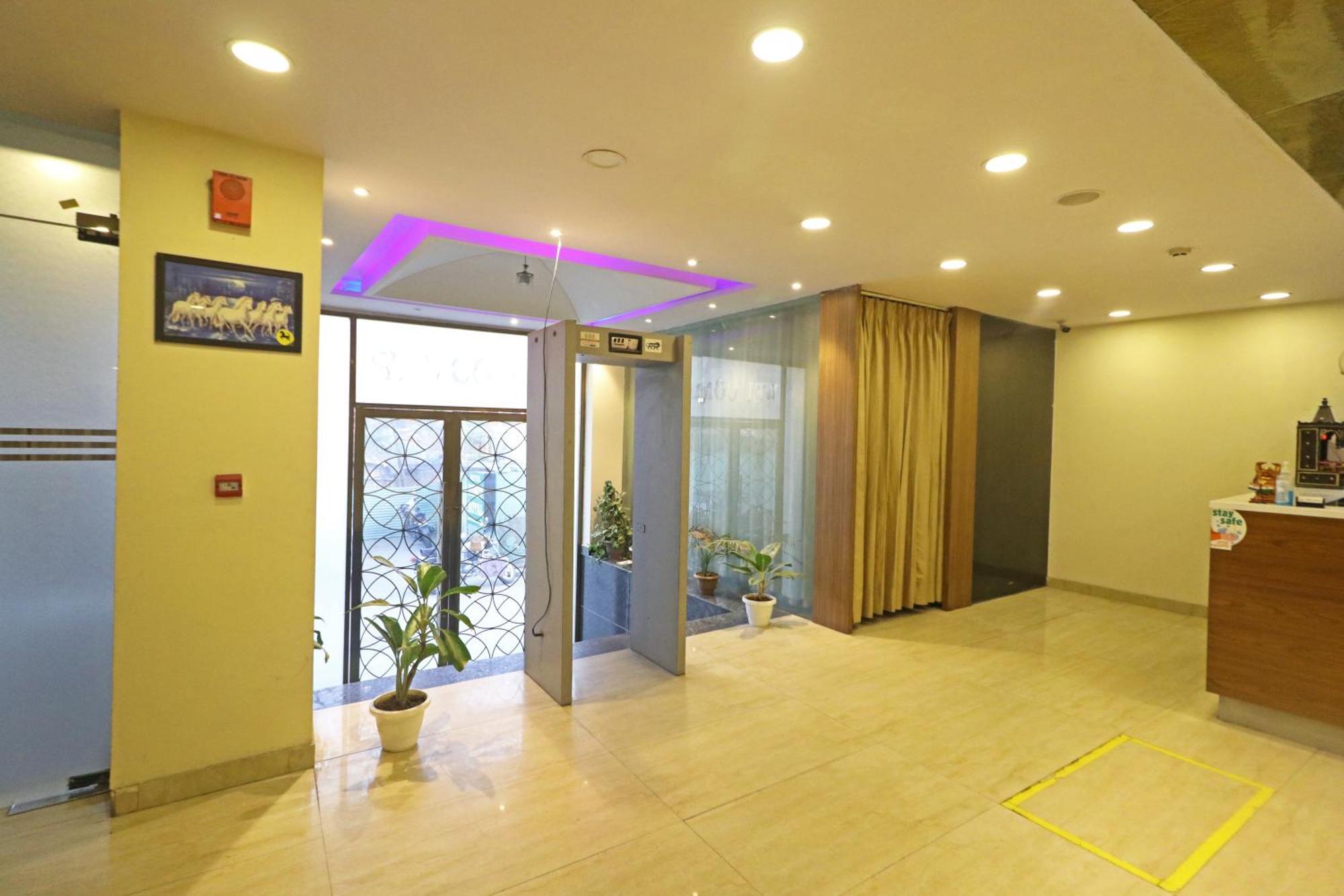 Hotel Grand Suites By D'Capitol Near Delhi Airport New Delhi Exteriör bild