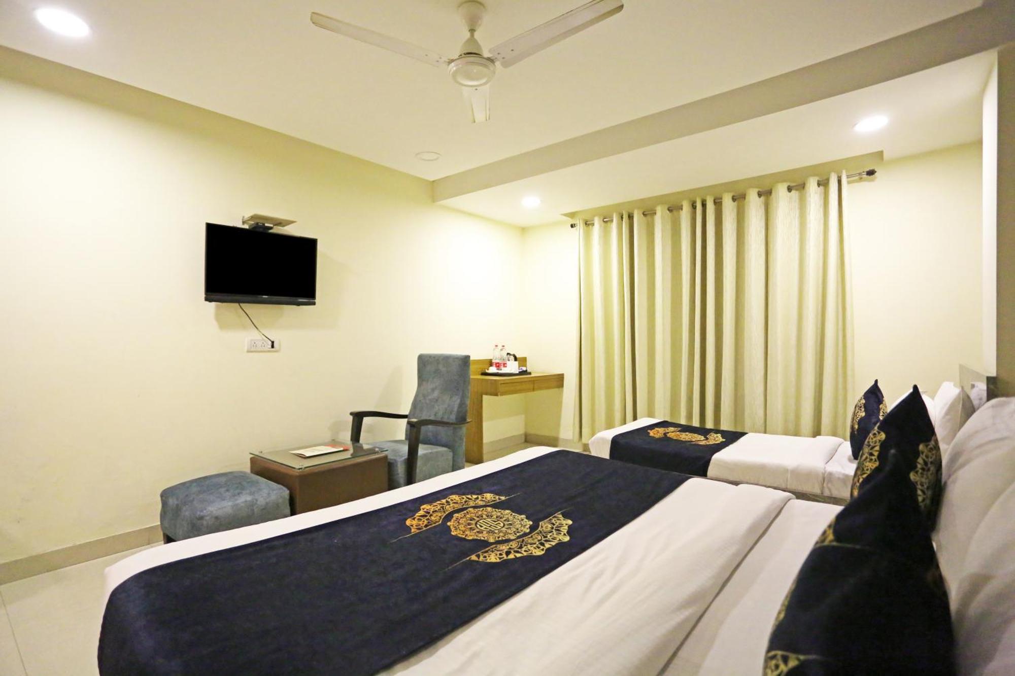 Hotel Grand Suites By D'Capitol Near Delhi Airport New Delhi Exteriör bild