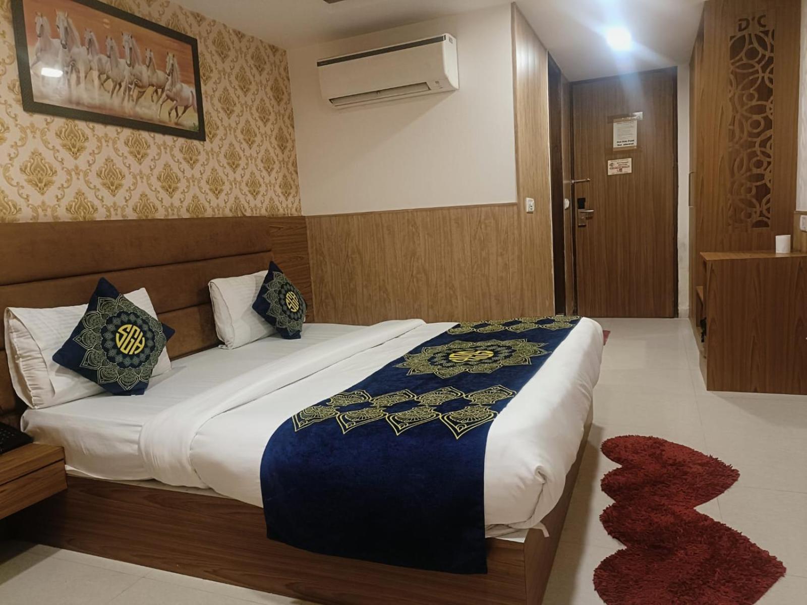 Hotel Grand Suites By D'Capitol Near Delhi Airport New Delhi Exteriör bild