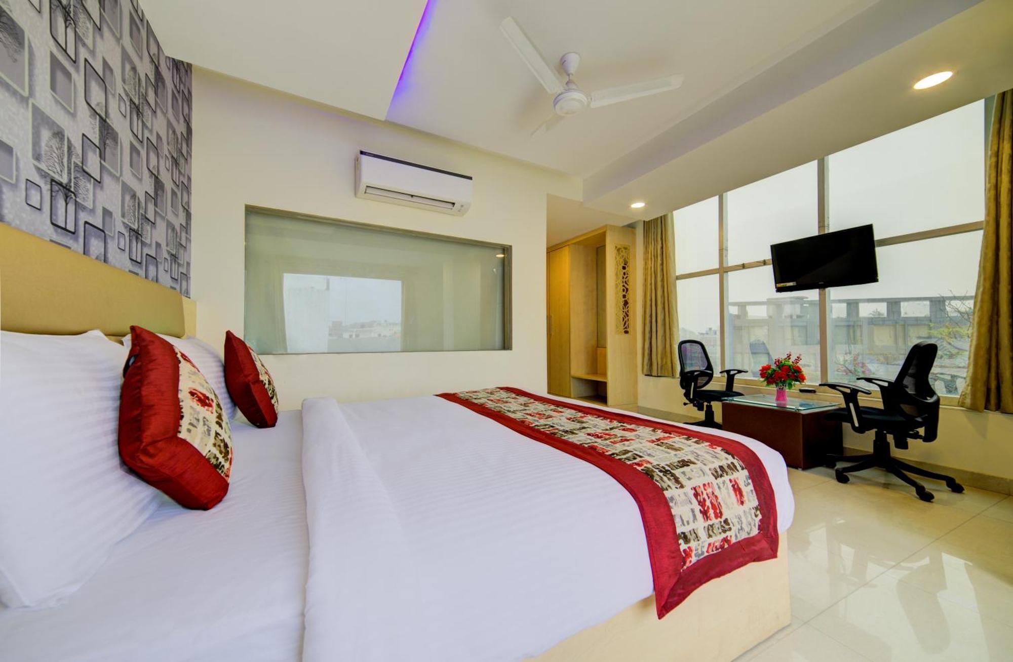 Hotel Grand Suites By D'Capitol Near Delhi Airport New Delhi Exteriör bild