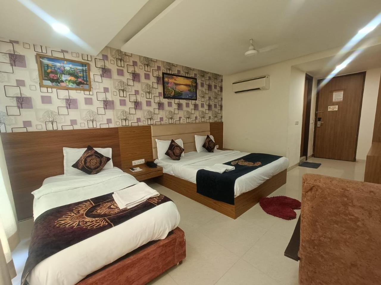 Hotel Grand Suites By D'Capitol Near Delhi Airport New Delhi Exteriör bild