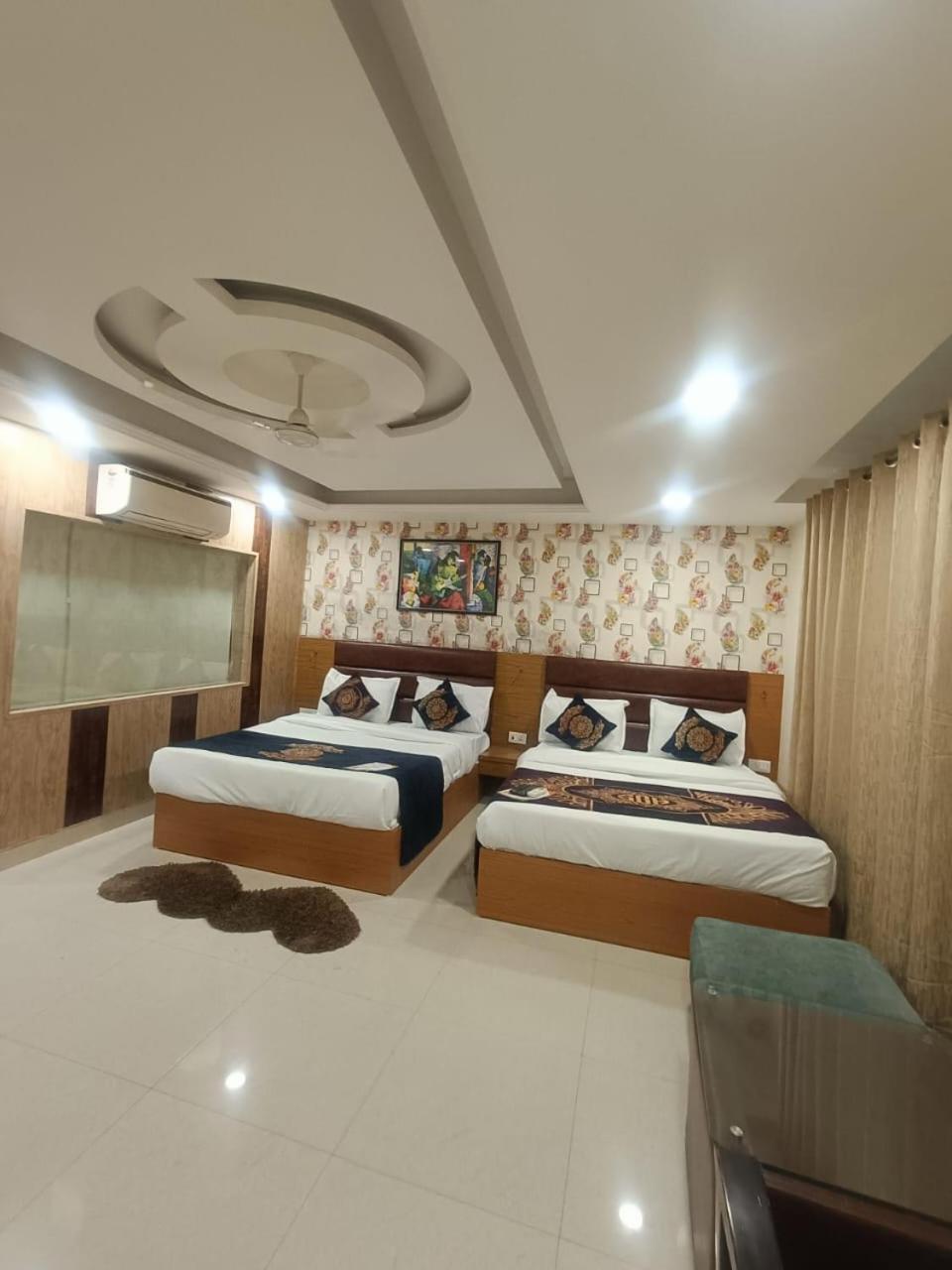 Hotel Grand Suites By D'Capitol Near Delhi Airport New Delhi Exteriör bild
