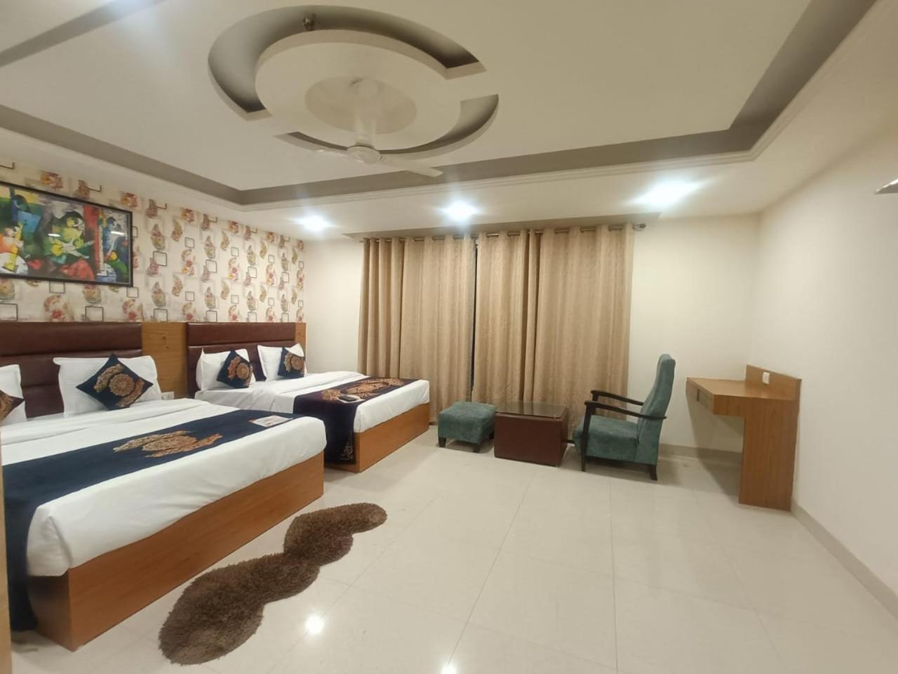 Hotel Grand Suites By D'Capitol Near Delhi Airport New Delhi Exteriör bild