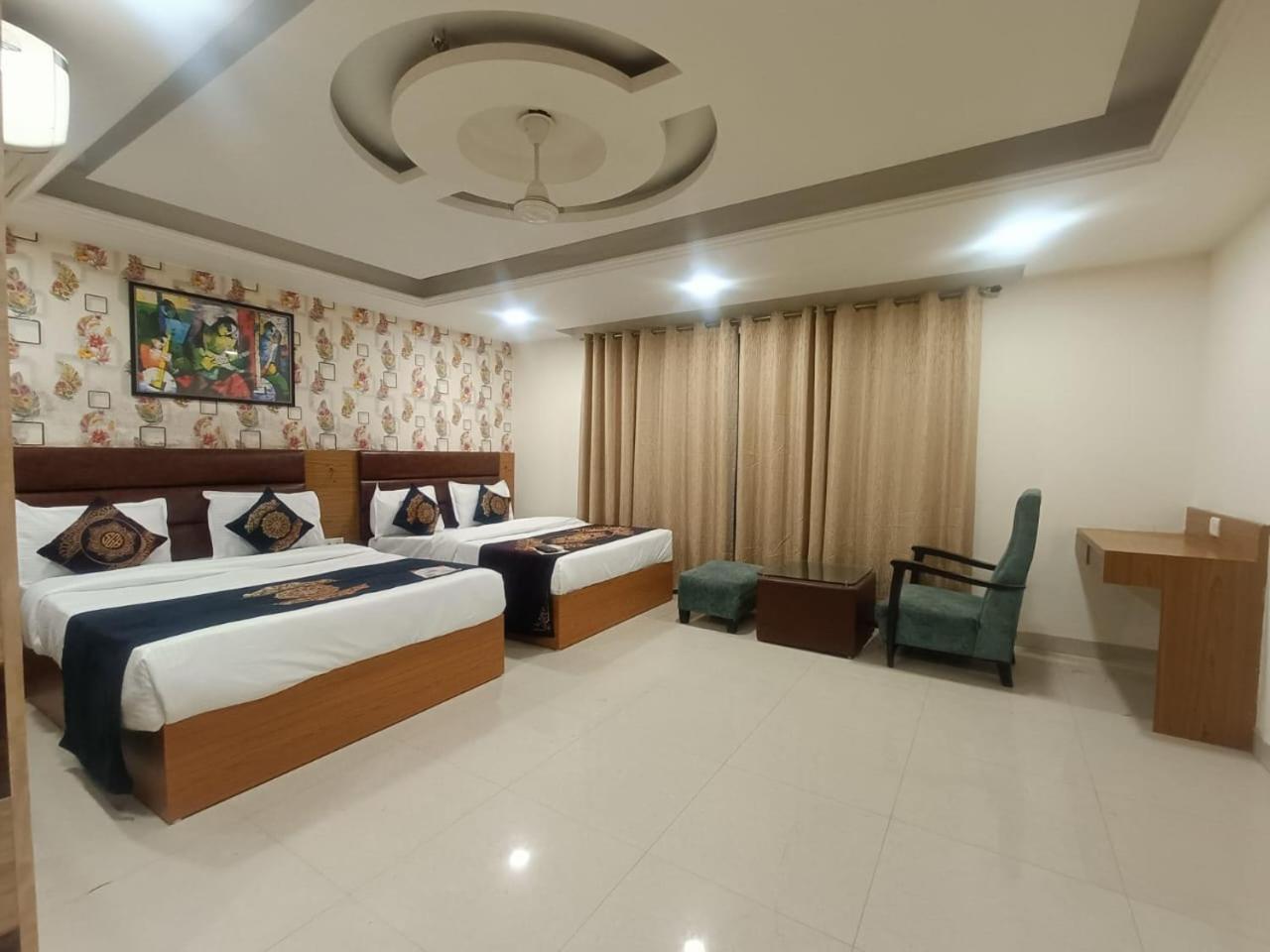 Hotel Grand Suites By D'Capitol Near Delhi Airport New Delhi Exteriör bild